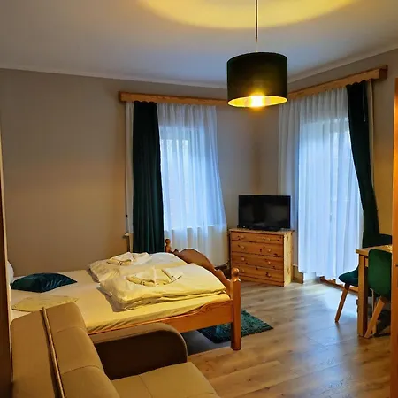 Tyrolska ホームステイ