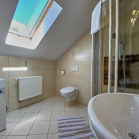 Tyrolska ホームステイ *